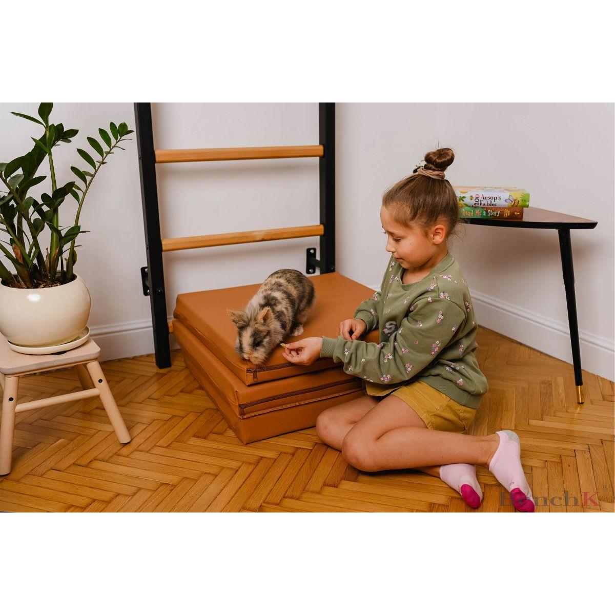 SKLÁDACÍ GYMNASTICKÁ MATRACE HNĚDÁ 180CM BENCHK